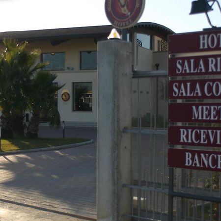 Hermes Hotel Policoro Eksteriør bilde