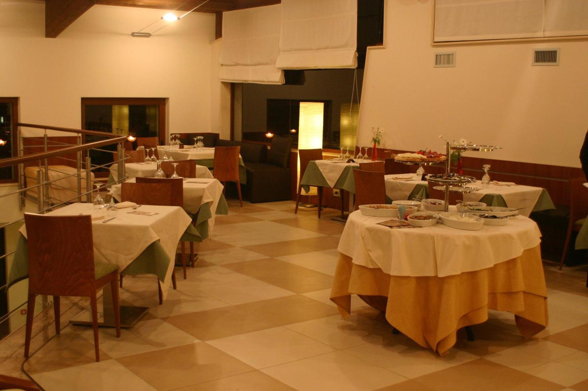 Hermes Hotel Policoro Eksteriør bilde
