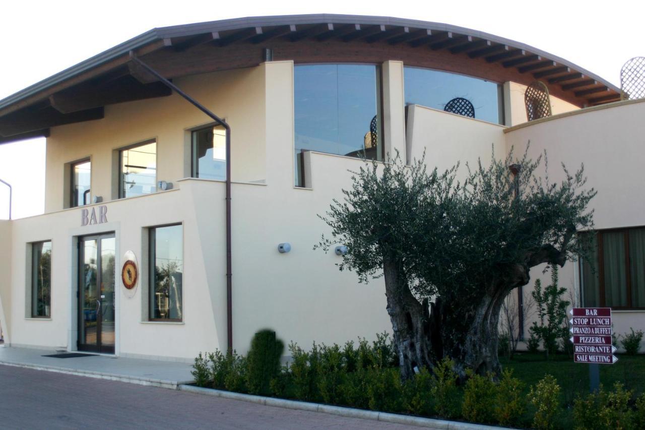 Hermes Hotel Policoro Eksteriør bilde