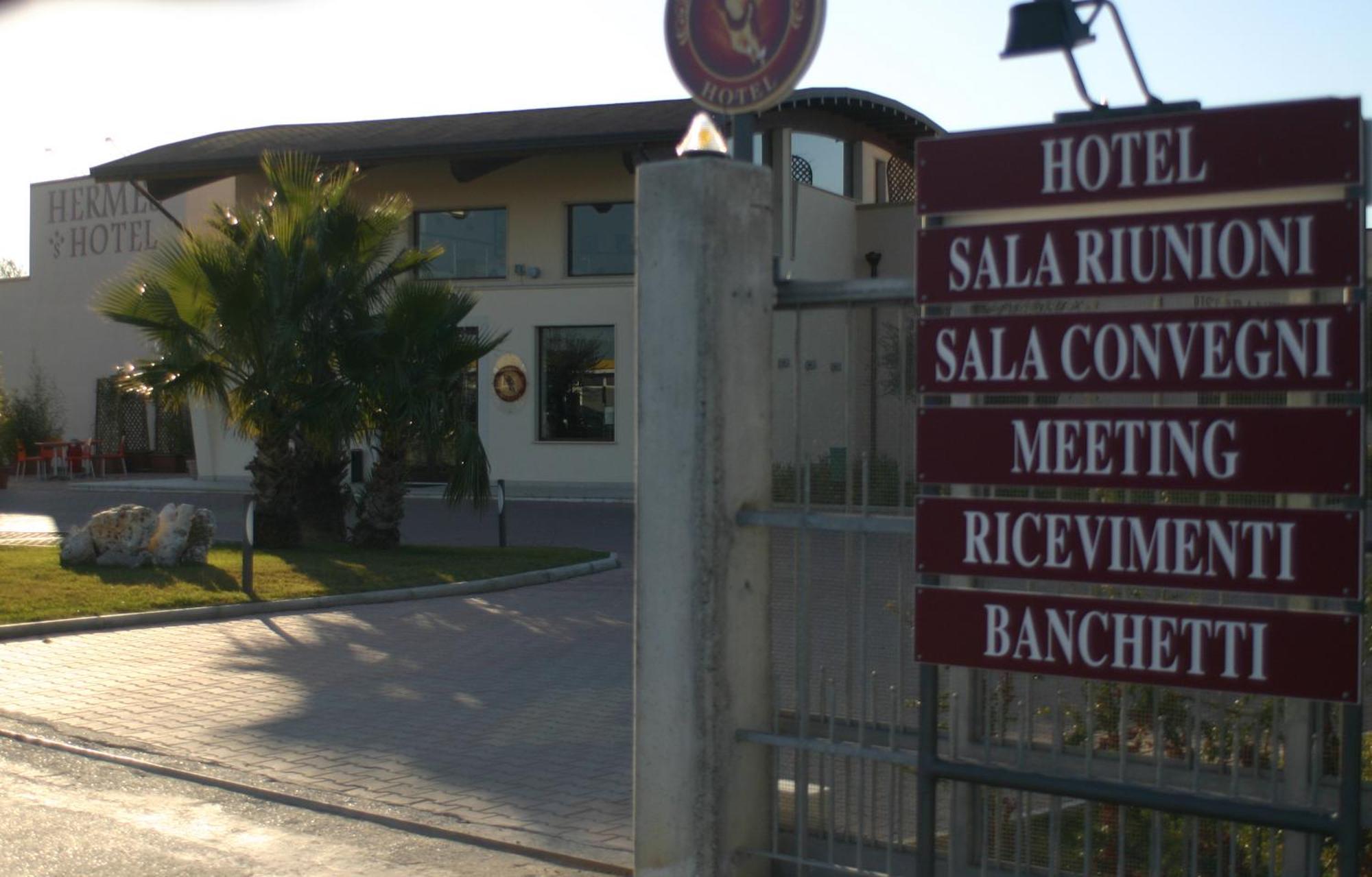 Hermes Hotel Policoro Eksteriør bilde